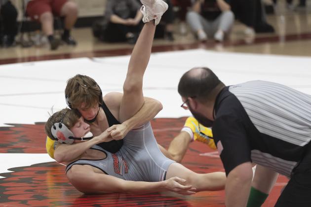 Elgin’s Hunter Jackson dominates a Comanche opponent earlier in the season. Jackson is ranked No. 1 at 113 pounds in Oklahoma and will compete in the Dual State Tournament Friday and Saturday at Enid. HUGH SCOTT JR. | SOUTHWEST CHRONICLE