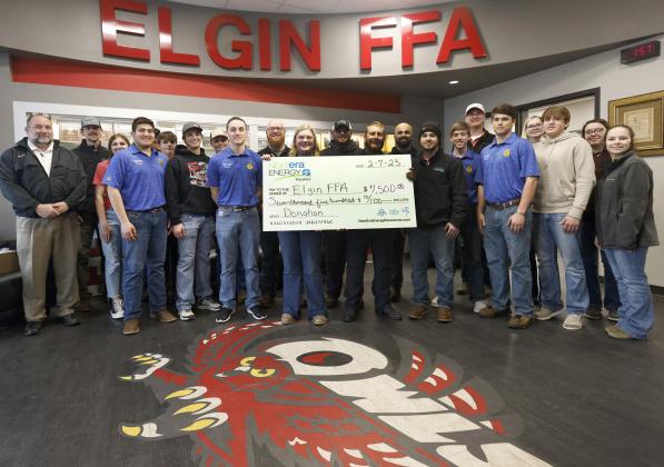 NextEra Energy presents a check for $7,500 to Elgin High School FFA chapter officers and leaders.  The sponsorship is used to support students as they compete and travel across the state of Oklahoma and the nation. RIP STELL | SOUTHWEST CHRONICLE