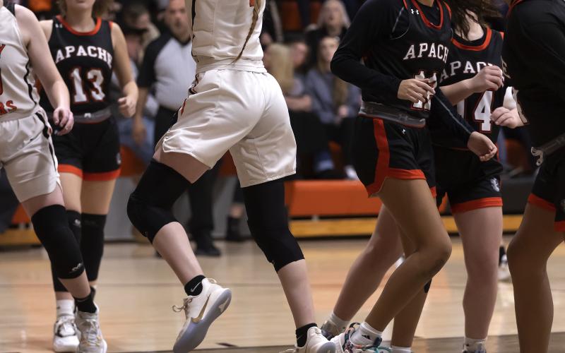 Senior Emma Nunley (2) scores on a layup against Apache earlier this month. She finished the game with 19 points. HUGH SCOTT JR. | SOUTHWEST CHRONICLE