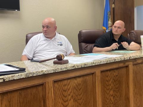 : From the left, Elgin Mayor JJ Francais and Elgin City Councilman Joshua Thoma listen to a discussion April 1 at Elgin City Hall. The council has scheduled a June 28 election to fill the vacant Ward 2 seat on the council. Eric Swanson/Staff photo