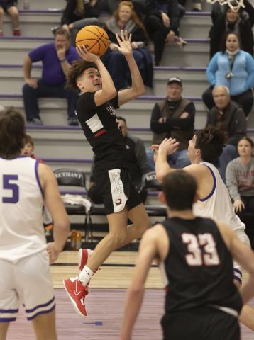  Elgin players react with enthusiasm as they celebrate their regional tournament championship win that sent the team to the Area Tournament this week.  HUGH SCOTT JR. | SOUTHWEST CHRONICLE